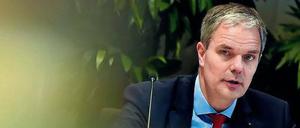 Mehr und mehr Abgeordnete zweifeln seine Eignung für das Amt des Fraktionschefs an.