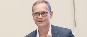 Berlins Regierender Michael Müller (SPD) musste am Freitag lange warten, bevor er vom BER-Untersuchungsausschuss einvernommen wurde. 