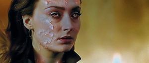 Kosmische Superkräfte. Sophie Turner als Jean Grey, die von einer kosmischen Substanz befallen wird. 