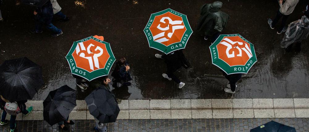 Regen in Paris: Auch das Spiel von Zverev musste verlegt werden.