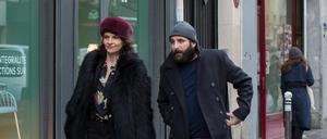 Serienstar Selena (Juliette Binoche) erkennt sich im neuesten Roman des neurotischen Léonard (Vincent Macaigne) wieder.