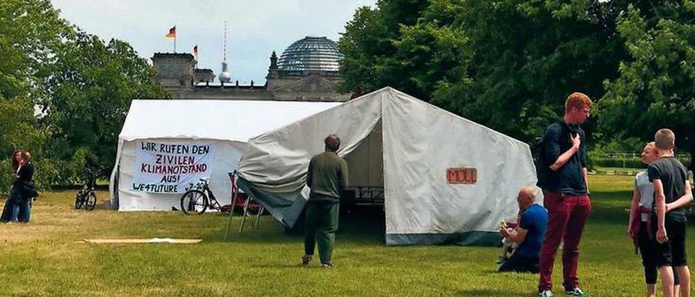 Protest. Ist ein Camp eine Demo oder bloß ein billiger Schlafplatz in Bestlage?