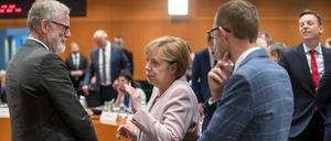 Bundeskanzlerin Angela Merkel kommt zu einer Besprechung mit den Regierungschefinnen und -chefs der Laender im Bundeskanzleramt in Berlin am 6. Juni 2019. 