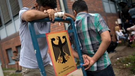 Die Linke kritisiert das Vorgehen des Bamf.