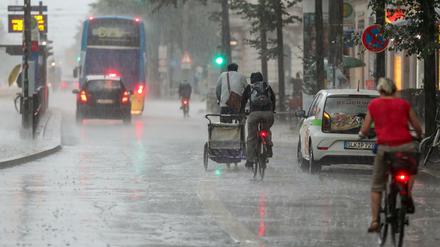 Unwetter: Der Sommer beginnt mit Gewitter und Starkregen. 