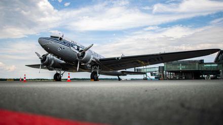 Relikt. Eine Douglas DC-3, hier am Flughafen Paderborn-Lippstadt.