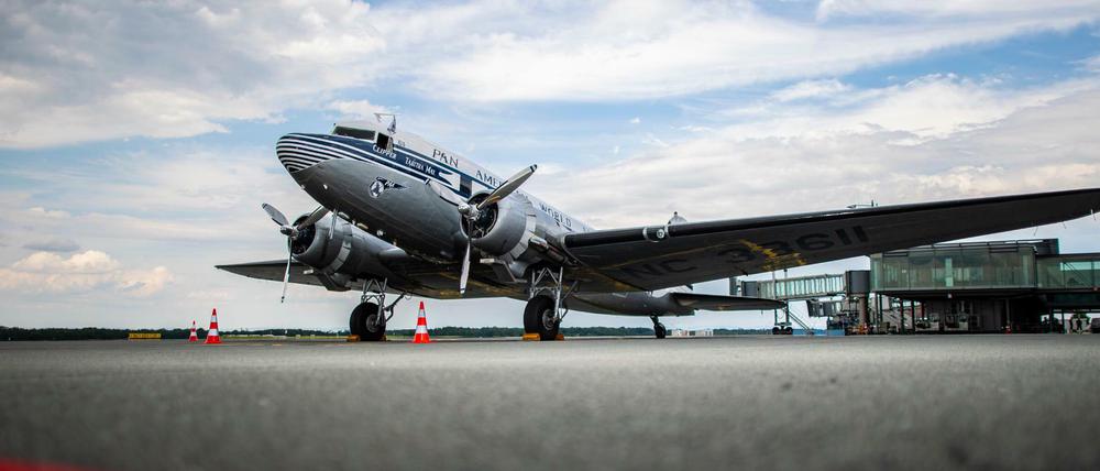 Relikt. Eine Douglas DC-3, hier am Flughafen Paderborn-Lippstadt.