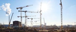 Steigende Mieten setzen immer mehr Berliner unter Druck. Wohnraum entsteht, wie hier an der Heidestraße in Mitte, zu wenig und zu langsam.