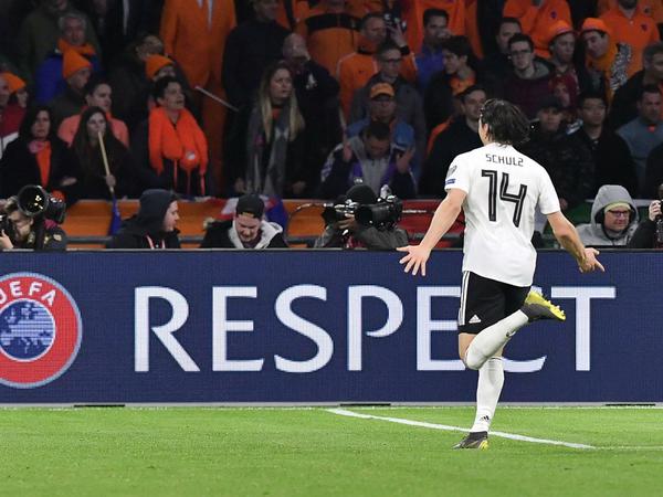 Respekt: Im ersten EM-Qualifikationsspiel gegen die Niederlande erzielte Nico Schulz den späten 3:2-Siegtreffer.