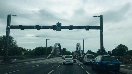 Berliner Berühmtheit: die Brücken über der Heerstraße.