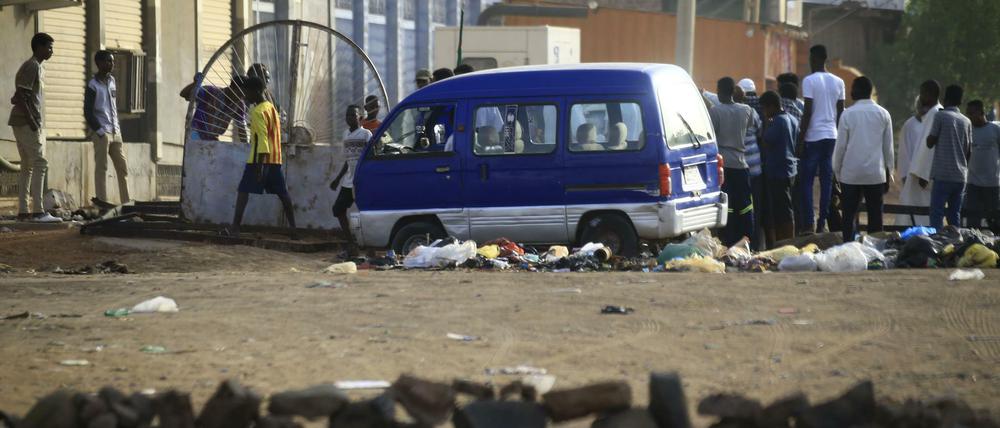 Straßensperren der Protestbewegung in Sudans Hauptstadt Khartoum.