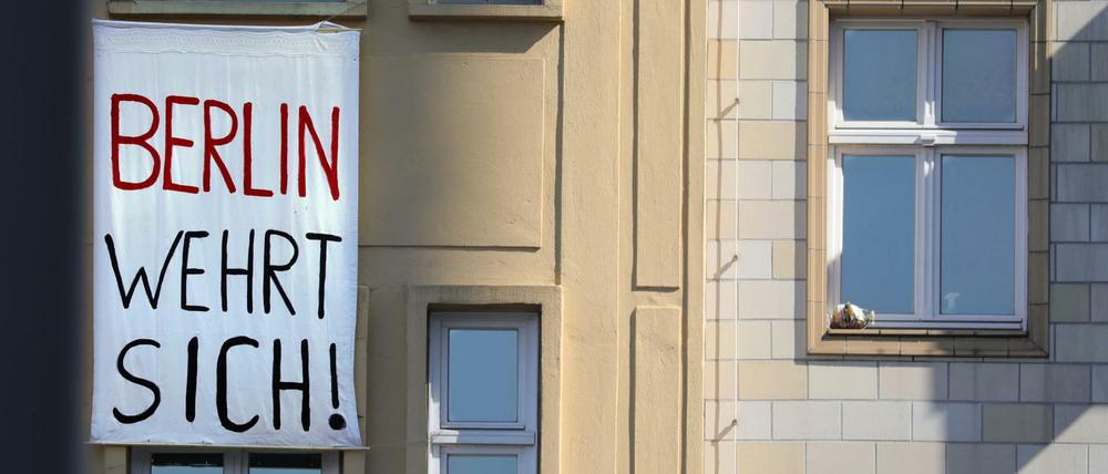Aufgrund eines Wasserschadens hatte der Vermieter Angst vor Schimmel und forderte die Familie zum Verlassen der Wohnung auf.