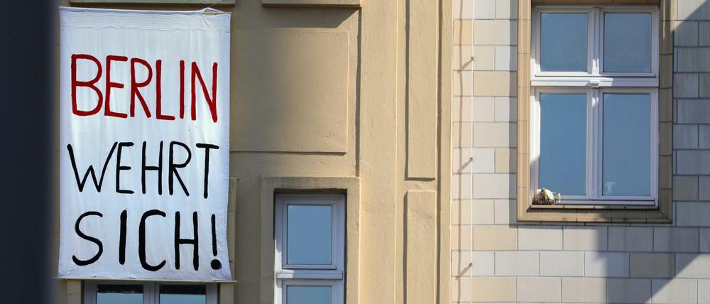 Innerhalb der Berliner Regierungskoalition wächst die Kritik am Mietendeckel.