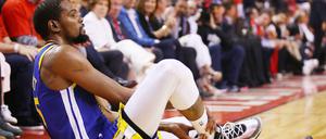 Bitter. Warriors-Superstar Kevin Durant verletzte sich schwer in Toronto.