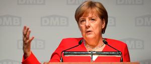 Die deutsche Kanzlerin Angela Merkel (CDU) spricht beim Deutschen Mietertag.