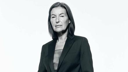 Elfie Semotan porträtierte sich im Jahr 2000 in einem Anzug ihres Freundes Helmut Lang.