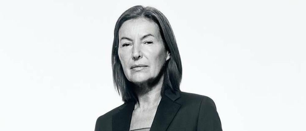 Elfie Semotan porträtierte sich im Jahr 2000 in einem Anzug ihres Freundes Helmut Lang.