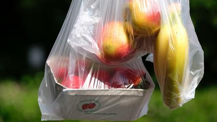 Dünne Plastiktüten für Obst und Gemüse.