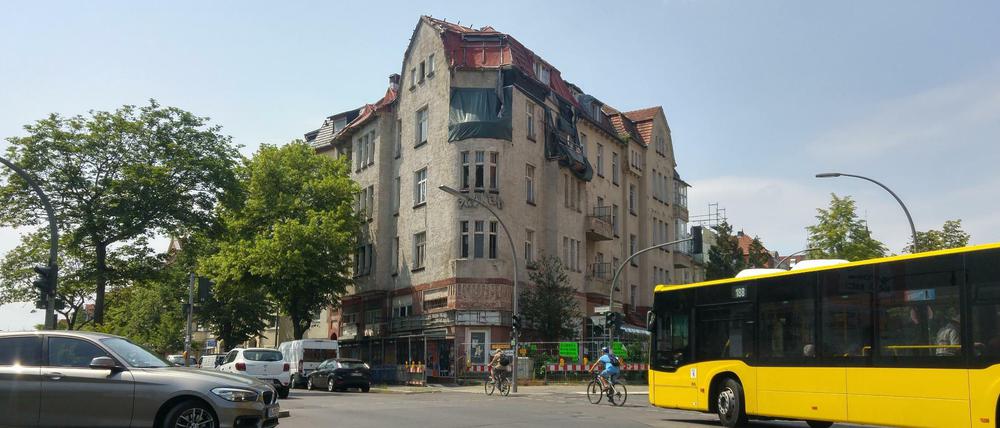 Das "Geisterhaus" am Hindenburgdamm Ecke Gardeschützenweg.