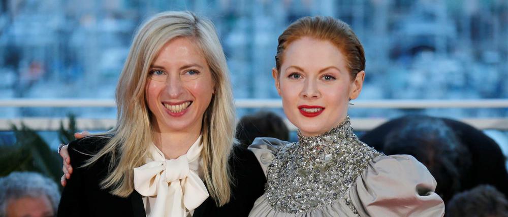 Die österreichische Regisseurin Jessica Hausner (links) war mit "Little Joe" im diesjährigen Wettbewerb von Cannes vertreten. Emily Beecham gewann für den Film den Preis als beste Schauspielerin.