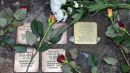 Deportiert und ermordet. So sahen die gestohlenen Stolpersteine aus.
