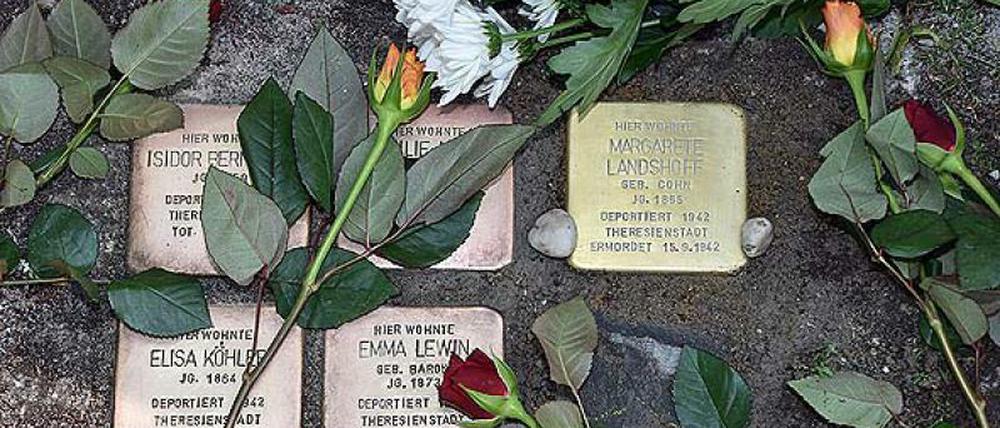 Deportiert und ermordet. So sahen die gestohlenen Stolpersteine aus.