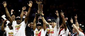 So sehen Sieger aus. Die Toronto Raptors feiern den NBA-Titel.