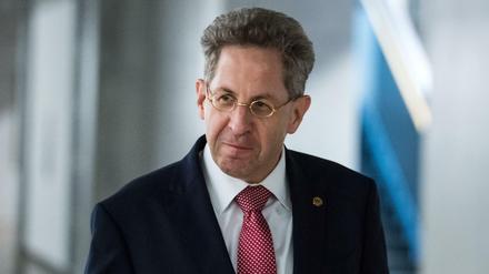 Hans-Georg Maaßen, Ex-Präsident des Bundesamts für Verfassungsschutz (BfV), musste für seinen alten Dienstherren noch einmal zur Verfügung stehen - und Auskünfte über seine Treffen geben.