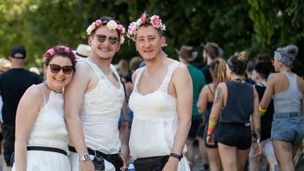 Instagrammable: Diese Besucher des Festivals "Rock im Park" nehmen den Trend wohl eher auf die Schippe.