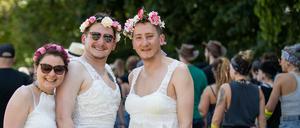 Instagrammable: Diese Besucher des Festivals "Rock im Park" nehmen den Trend wohl eher auf die Schippe.