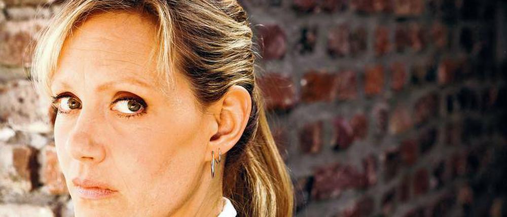 Lieber zu zweit einsam. Im Dortmunder „Tatort“ spielt Anna Schudt die Kommissarin Martina Böhnisch: die bemerkenswerte Darstellung einer bemerkenswerten Rolle. Nach Feierabend bestellt sich die Polizistin Callboys ins Hotel.