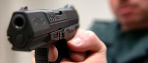 Die Anzahl der registrierten Schusswaffen von Privatpersonen ist in Berlin gestiegen.