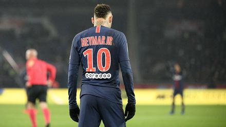 Neymar steht in diesen Tagen und Wochen im Fokus der Öffentlichkeit - und der Behörden.