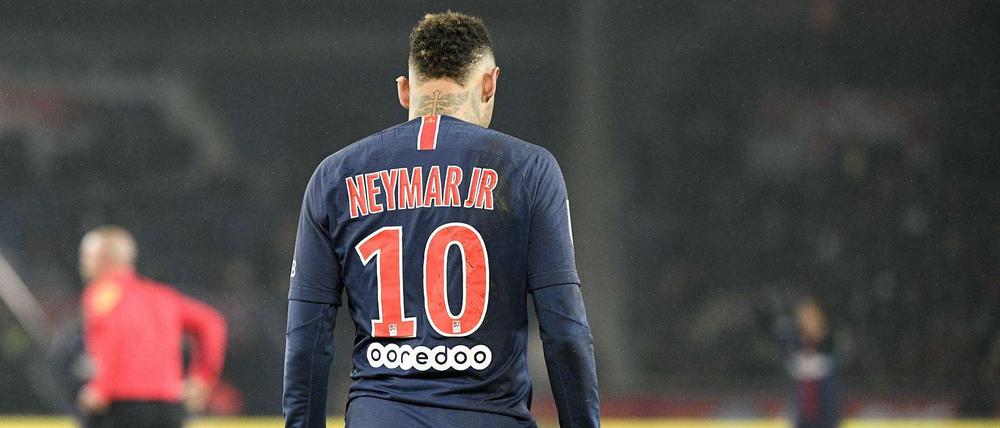 Neymar steht in diesen Tagen und Wochen im Fokus der Öffentlichkeit - und der Behörden.