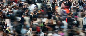 Menschenmassen in Tokio. 2017 waren die UN noch von rund 11,2 Milliarden Menschen 2100 ausgegangen.