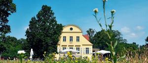 Paradiesisch - auch heute. Blick zur Café-Terrasse des Gutshauses Neu-Kladow.