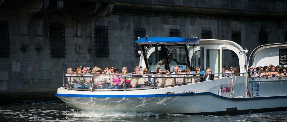 Der Senat fördert unter anderem die Anschaffung eines Solarbootes, um die Diesel-Emissionen der Schifffahrt zu senken.