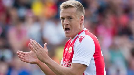 Klatscht weiter in Köpenick. Felix Kroos bleibt Union auch in der Bundesliga erhalten.