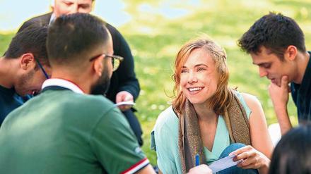 Im Tandem die deutsche Sprache lernen können Flüchtlinge im Rahmen des Buddy-Programms, bei der jeweils ein studentischer Partner zur Seite steht.