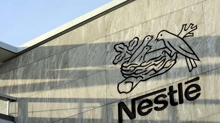 Immer wieder in der Kritik: Nicht alle Produkte von Nestlé sind gesünder geworden.