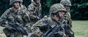 Soldaten der Bundeswehr bei einer Übung.