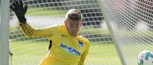 Augen zu. Und ab nach St. Gallen, wo Jonathan Klinsmann nun richtig durchstarten will.