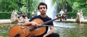 Nie ohne mein Cello. Mit 17 Jahren kam Faris Amin aus Ramallah nach Berlin, um an der Barenboim-Said-Akademie Cello zu studieren.