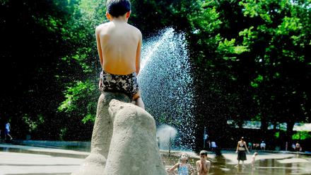Die Kinderplansche im Plänterwald ist in heißen Sommern der perfekte Ort zum Entspannen und Abkühlen.