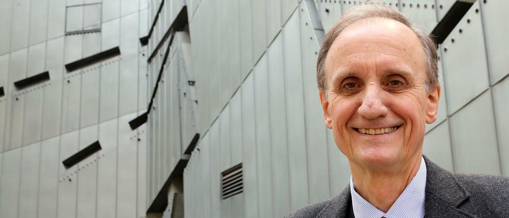 Peter Schäfer, hier vor seinem ehemaligen Arbeitsplatz, dem Jüdischen Museum Berlin.