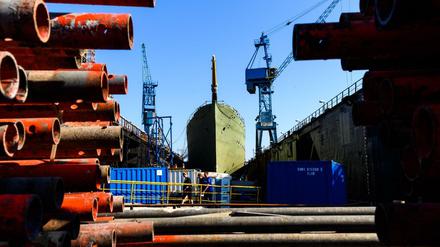 Die "Gorch Fock" in einem Dock der Bredo-Werft in Bremerhaven