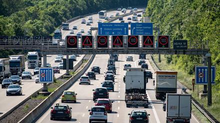 Ab Oktober könnte die Pkw-Maut in Deutschland auf Autobahnen gelten. 