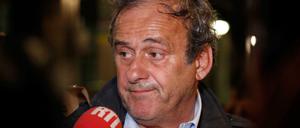 Erschöpft nach mehrstündiger Befragung: Michel Platini