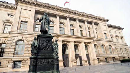 Das Berliner Abgeordnetenhaus soll Schutzsperren erhalten.