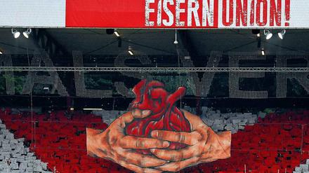 Geld oder Liebe? Viele Fans des 1. FC Union möchten gerne an den traditionellen Werten des Klubs festhalten. 